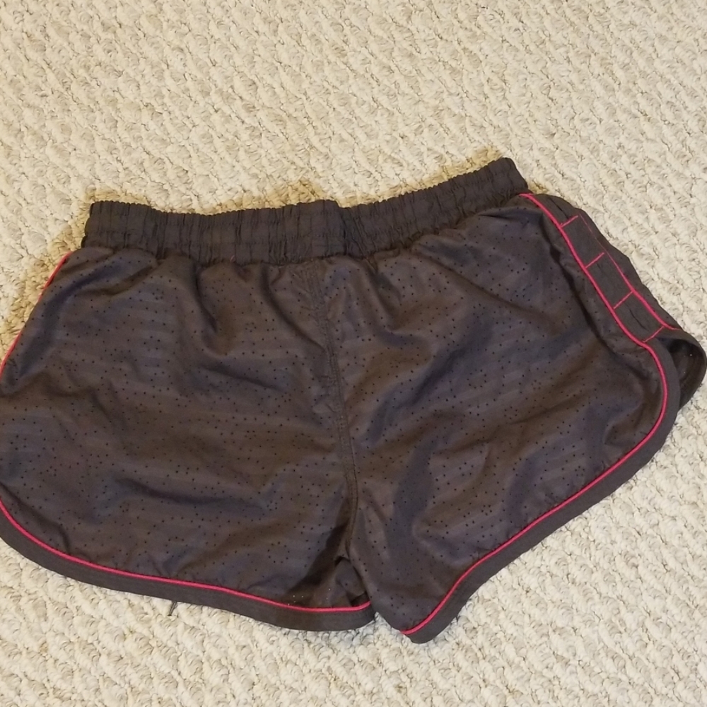 Smalll - Picture 2 of 2